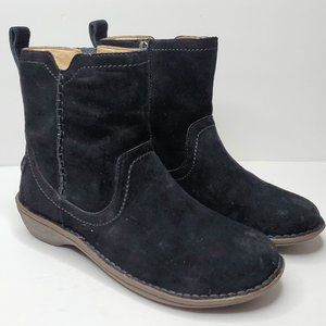 Ugg Neevah Black Suede Ankle Boot size 9